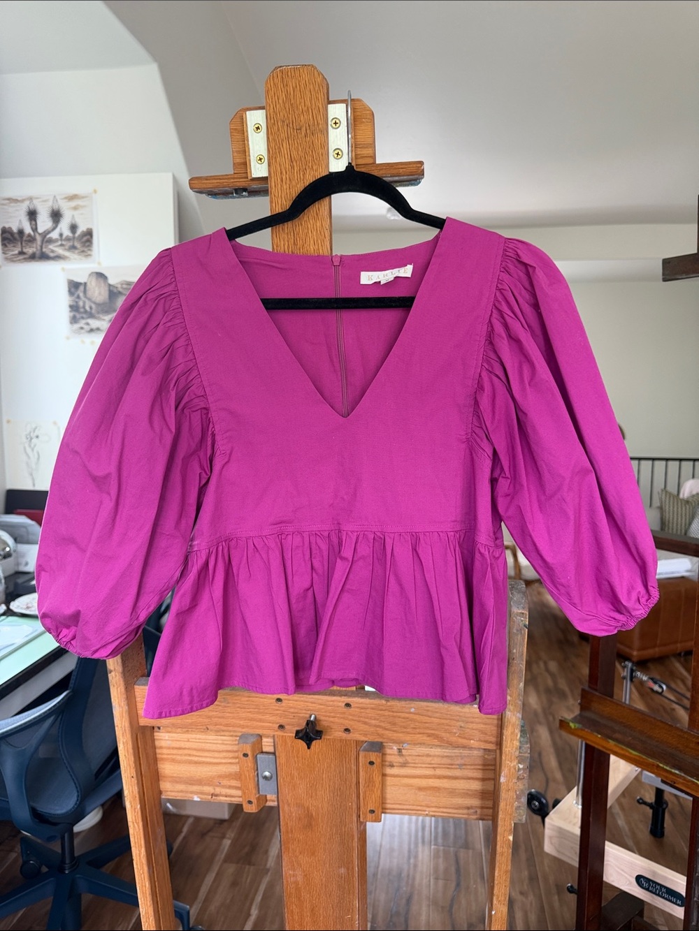 Karlie Fuchsia V-Neck Puff Sleeve Peplum Top